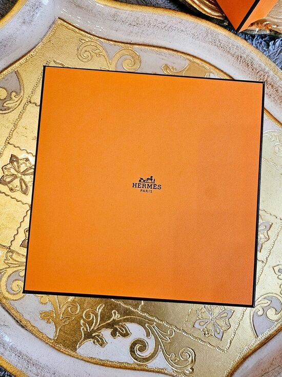 HERMES Kelly 18 adjustable belt in Black leather, yellow gold-plated buckle, NIB main image 15